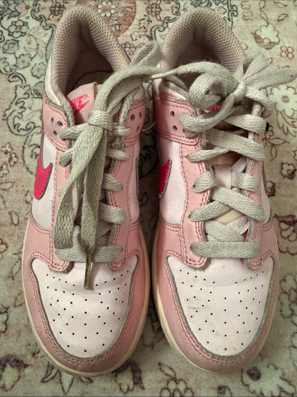 Kids Pink Low-Top Sneakers with Red Swoosh